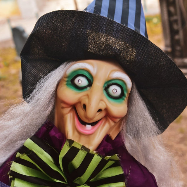Broom-Riding Witch | PopFun