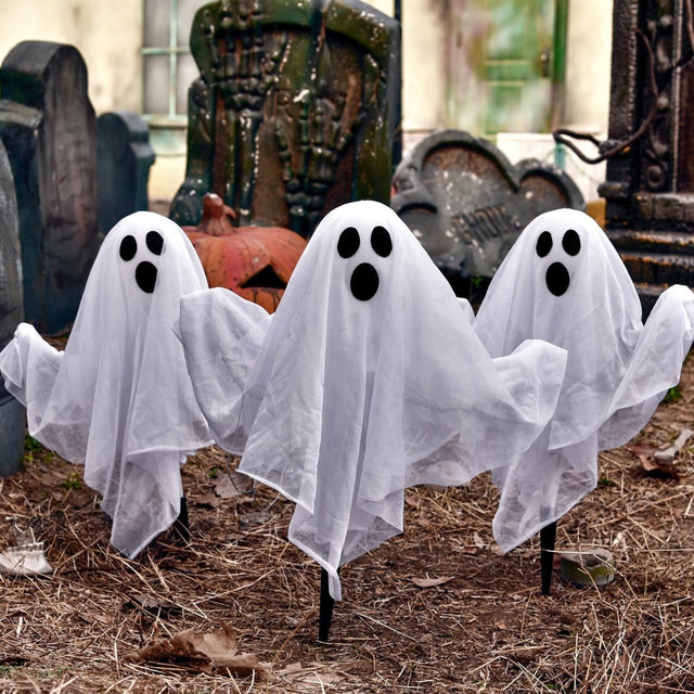 Halloween Lawn Ghosts - PopFun